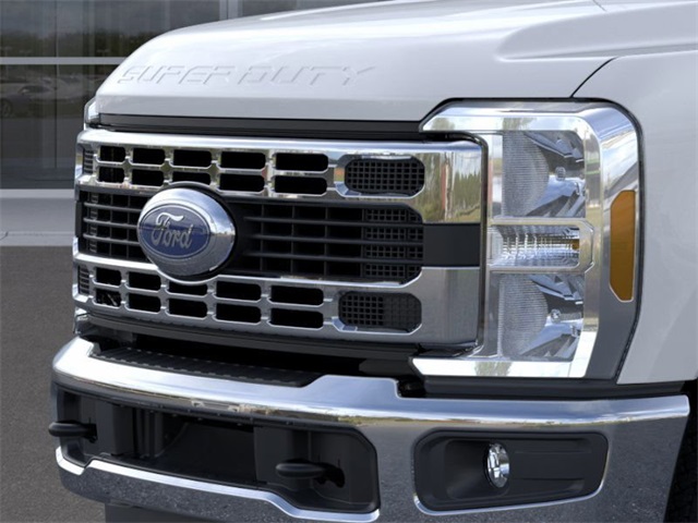 2025 Ford F-350 XLT photo 16