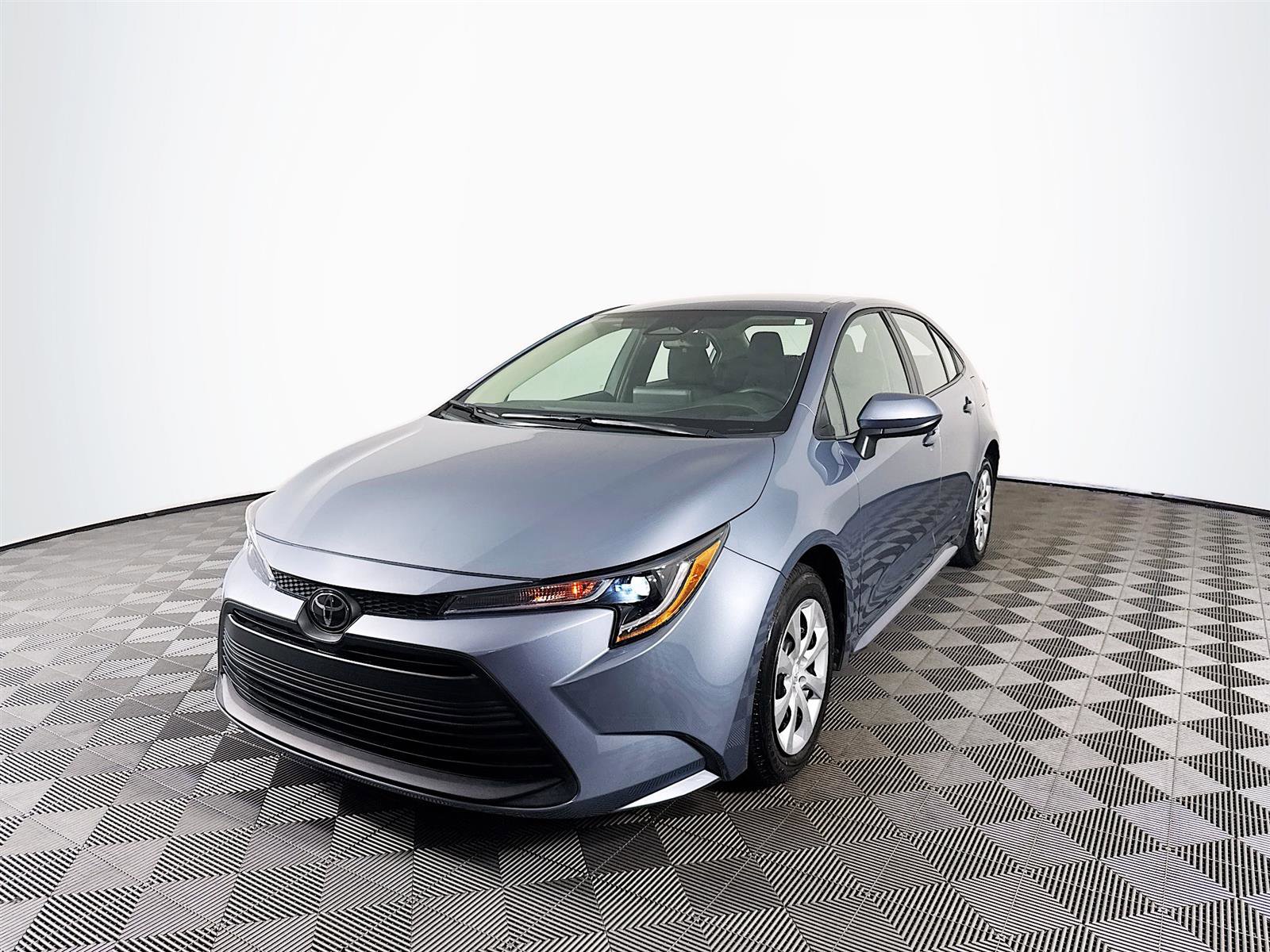 2024 Toyota Corolla LE photo 3