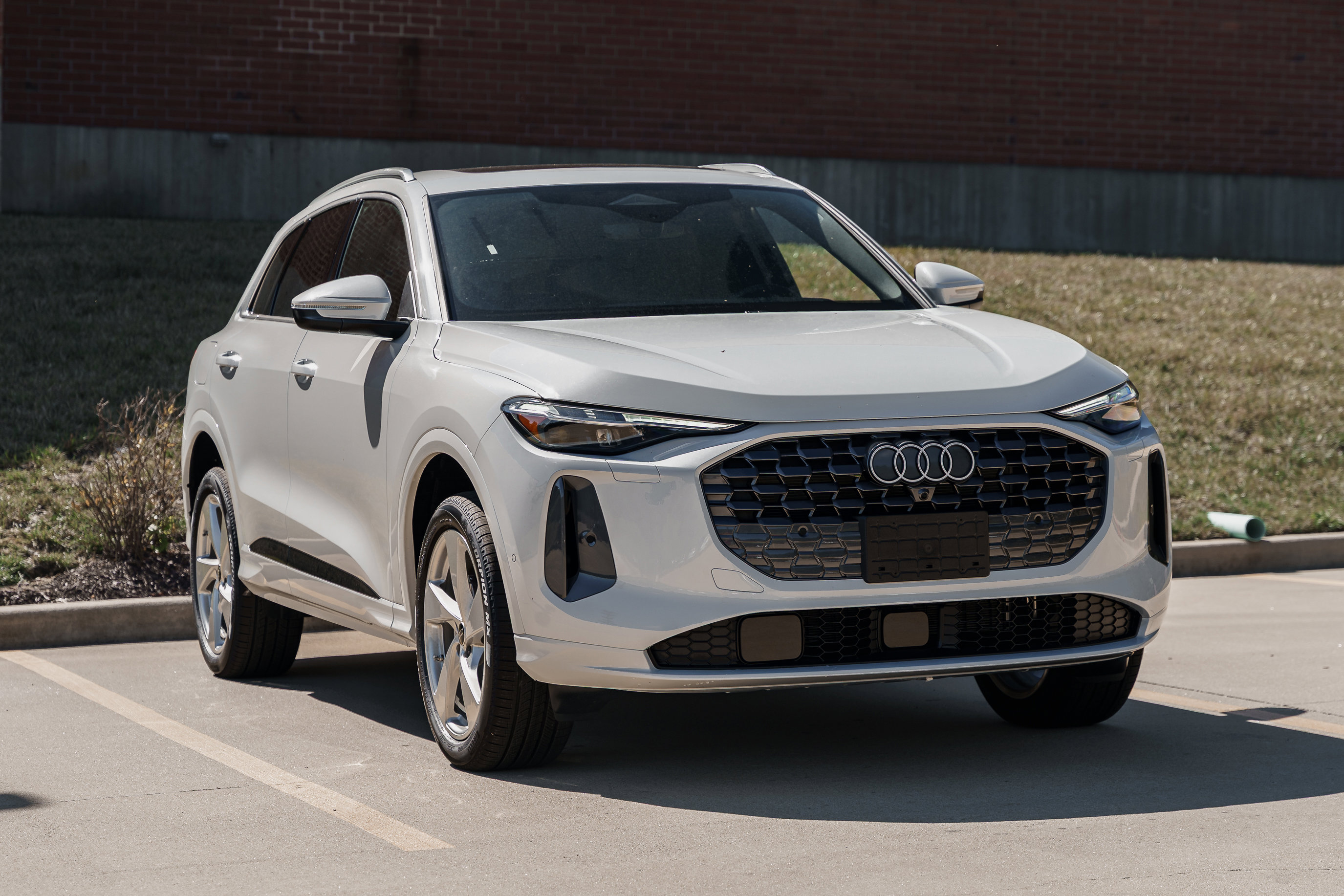 2025 Audi Q5 Premium Plus photo 2
