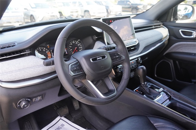 2023 Jeep Compass Latitude photo 16