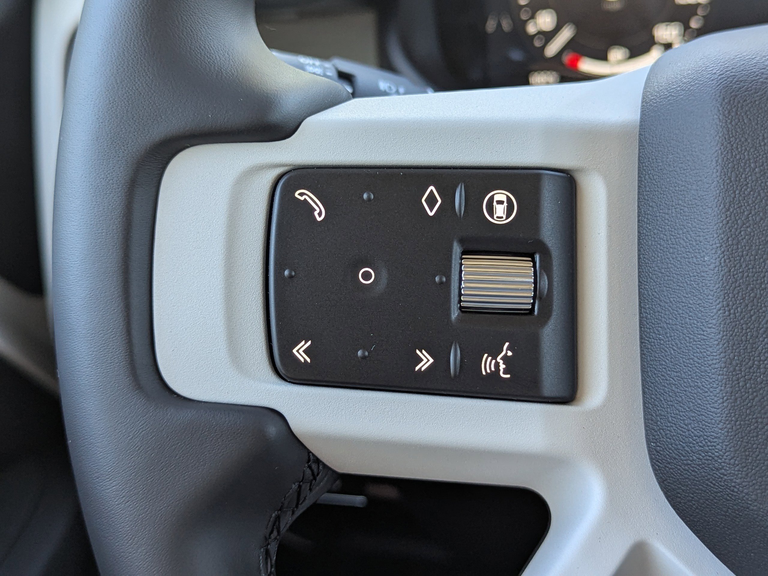 2026 Land Rover Defender 110 S photo 23