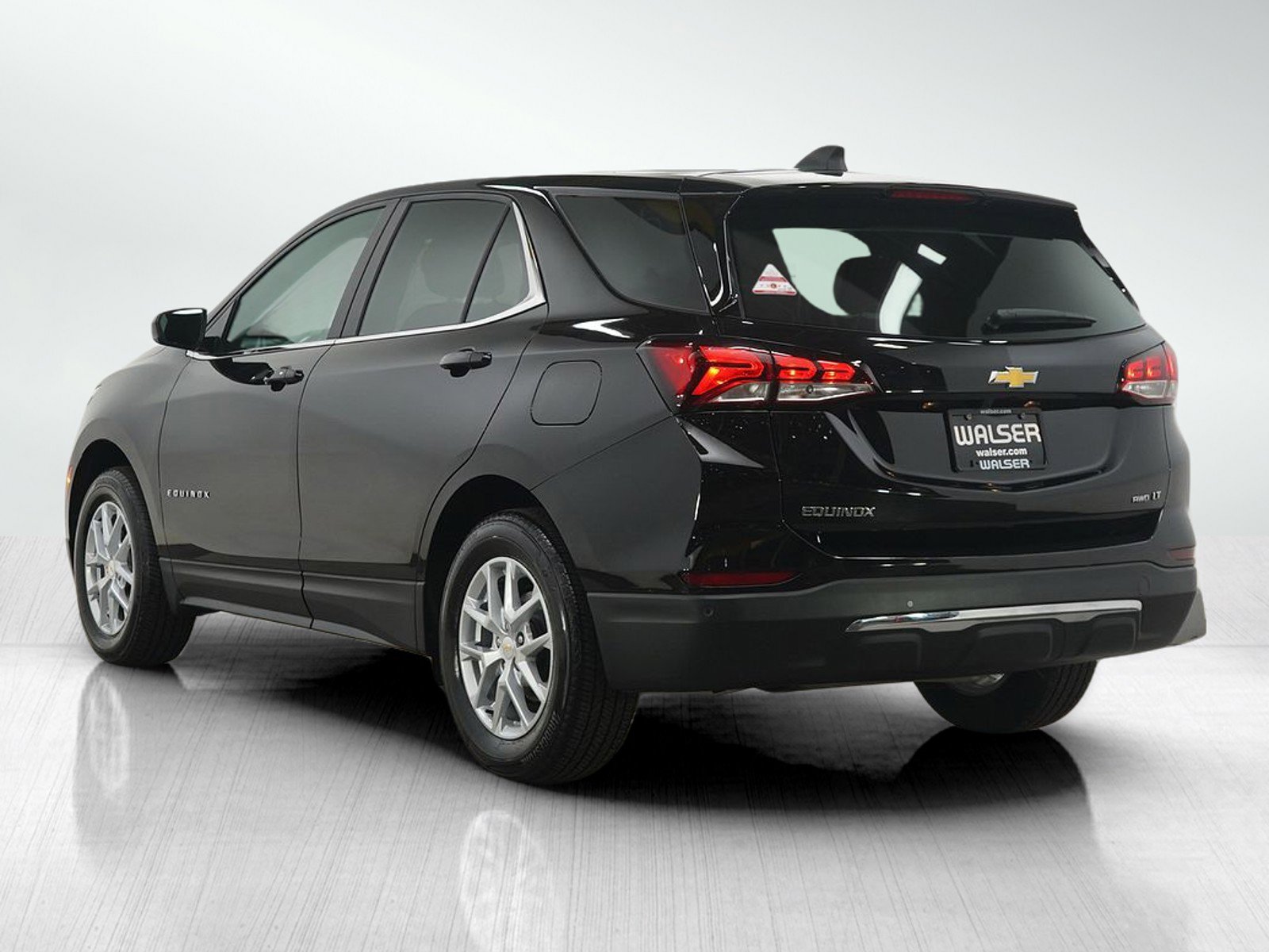 2023 Chevrolet Equinox photo 2