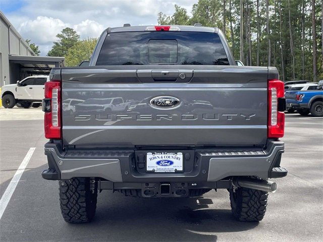 2026 Ford F-250 Lariat photo 2
