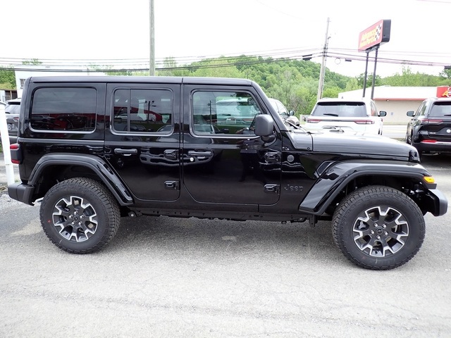 2025 Jeep Wrangler Sahara photo 7