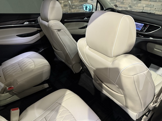 2022 Buick Enclave Avenir photo 26