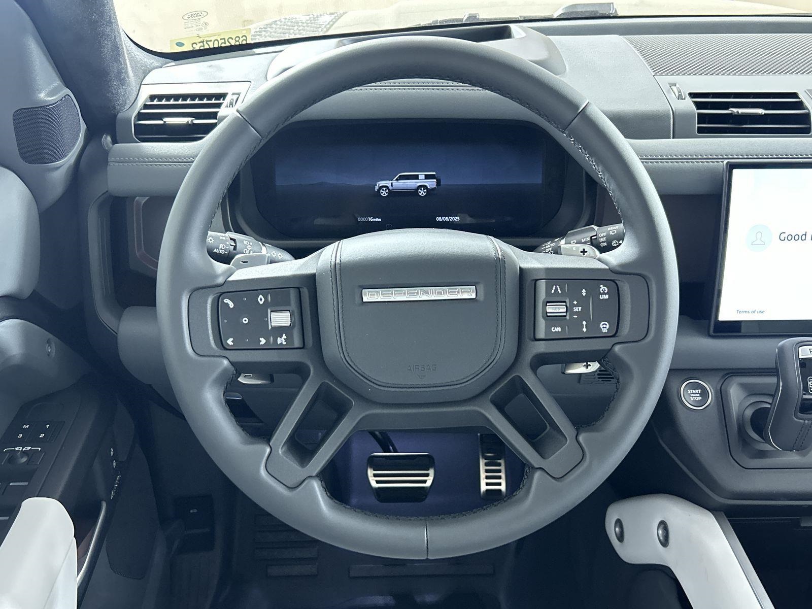 2025 Land Rover Defender 130 V8 photo 11