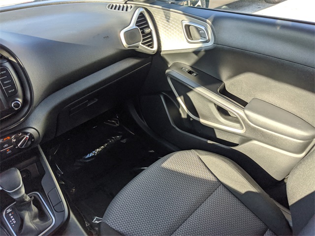 2023 Kia Soul LX photo 14