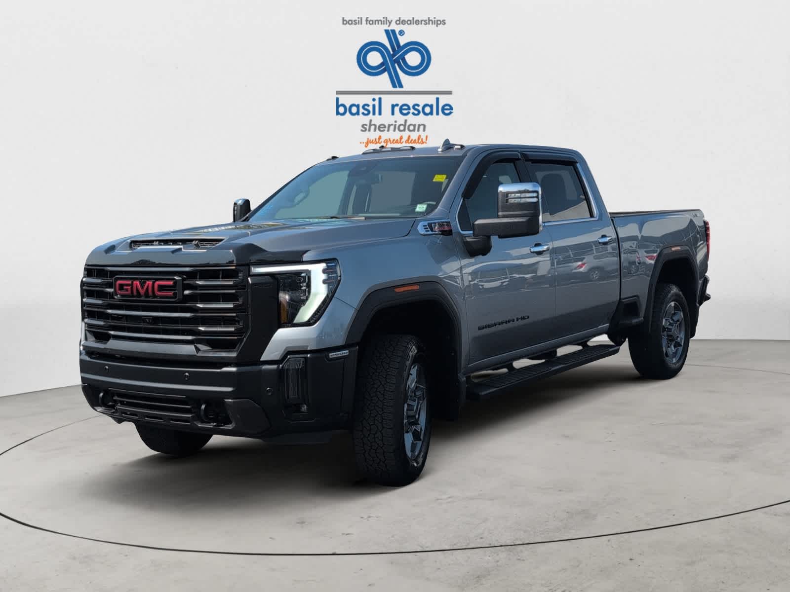 2025 Gmc Sierra HD SLT photo 2