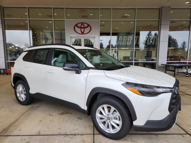 2026 Toyota Corolla Cross LE's photo