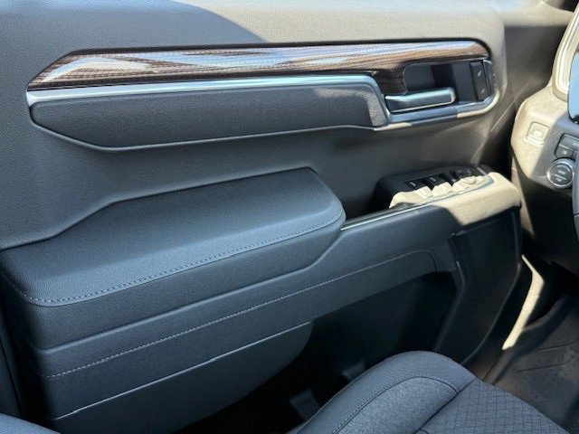2026 Chevrolet Silverado RST photo 30