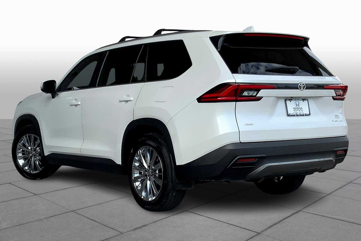 2024 Toyota Grand Highlander Platinum photo 10