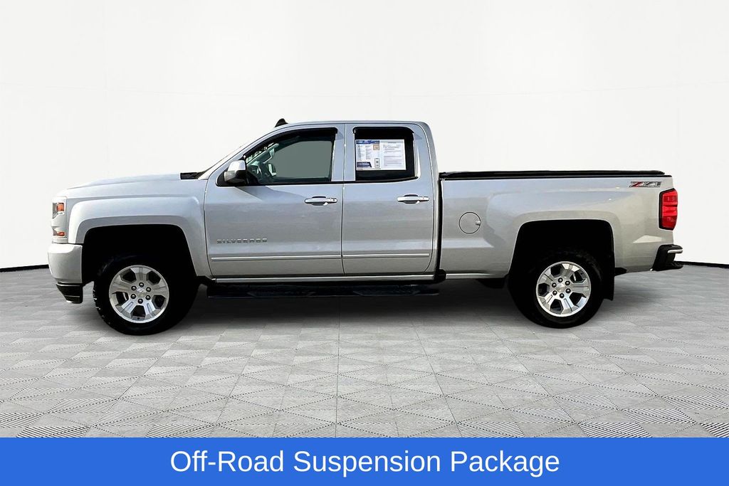 2017 Chevrolet Silverado 1500 LT photo 4