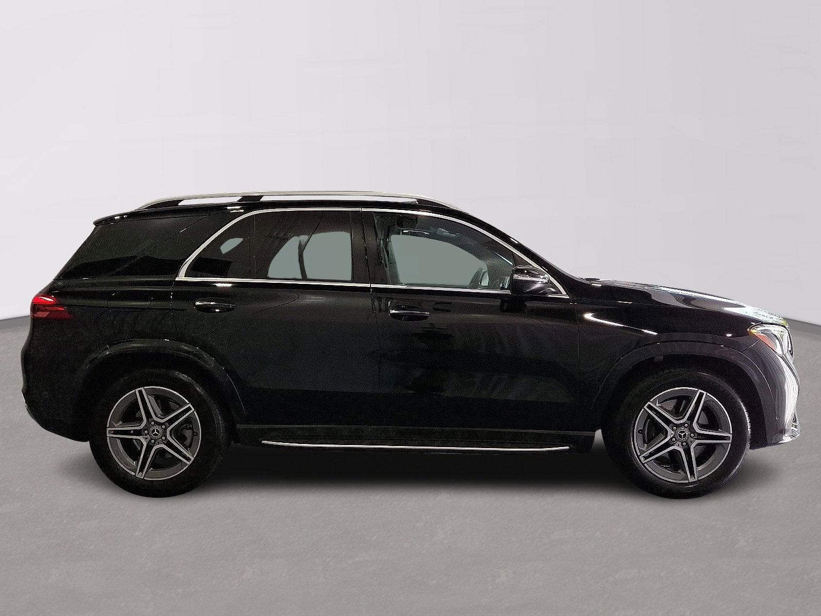 2025 Mercedes Benz GLE 350 4MATIC photo 4