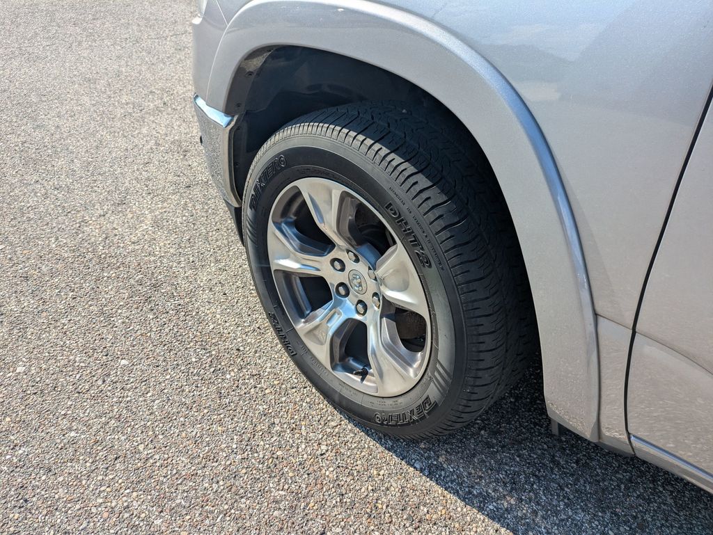 2020 Ram 1500 Laramie photo 4