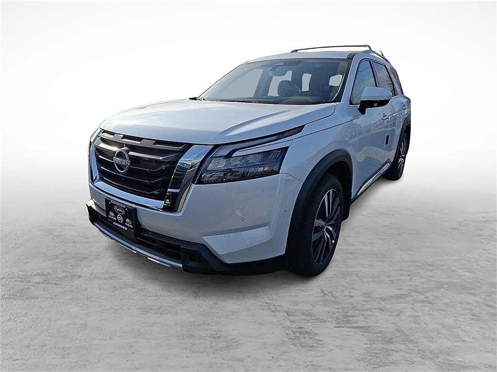 2025 Nissan Pathfinder Platinum photo 3