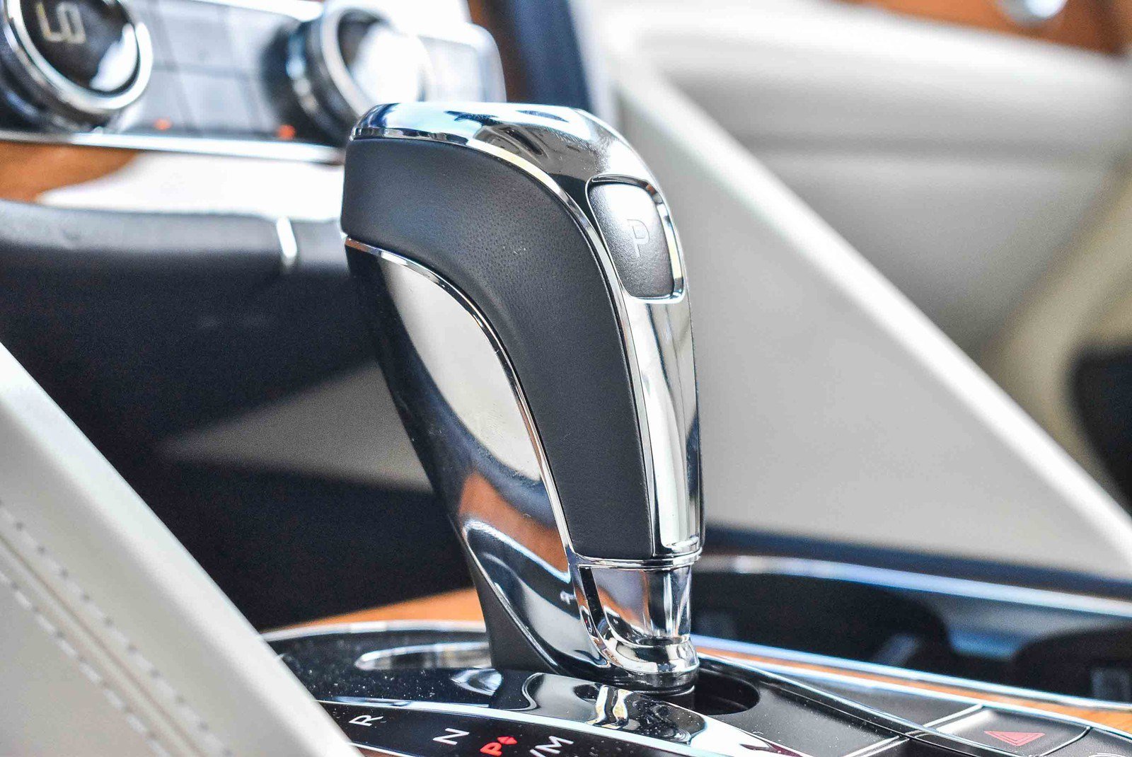 2023 Bentley Bentayga EWB Azure First Edition photo 21