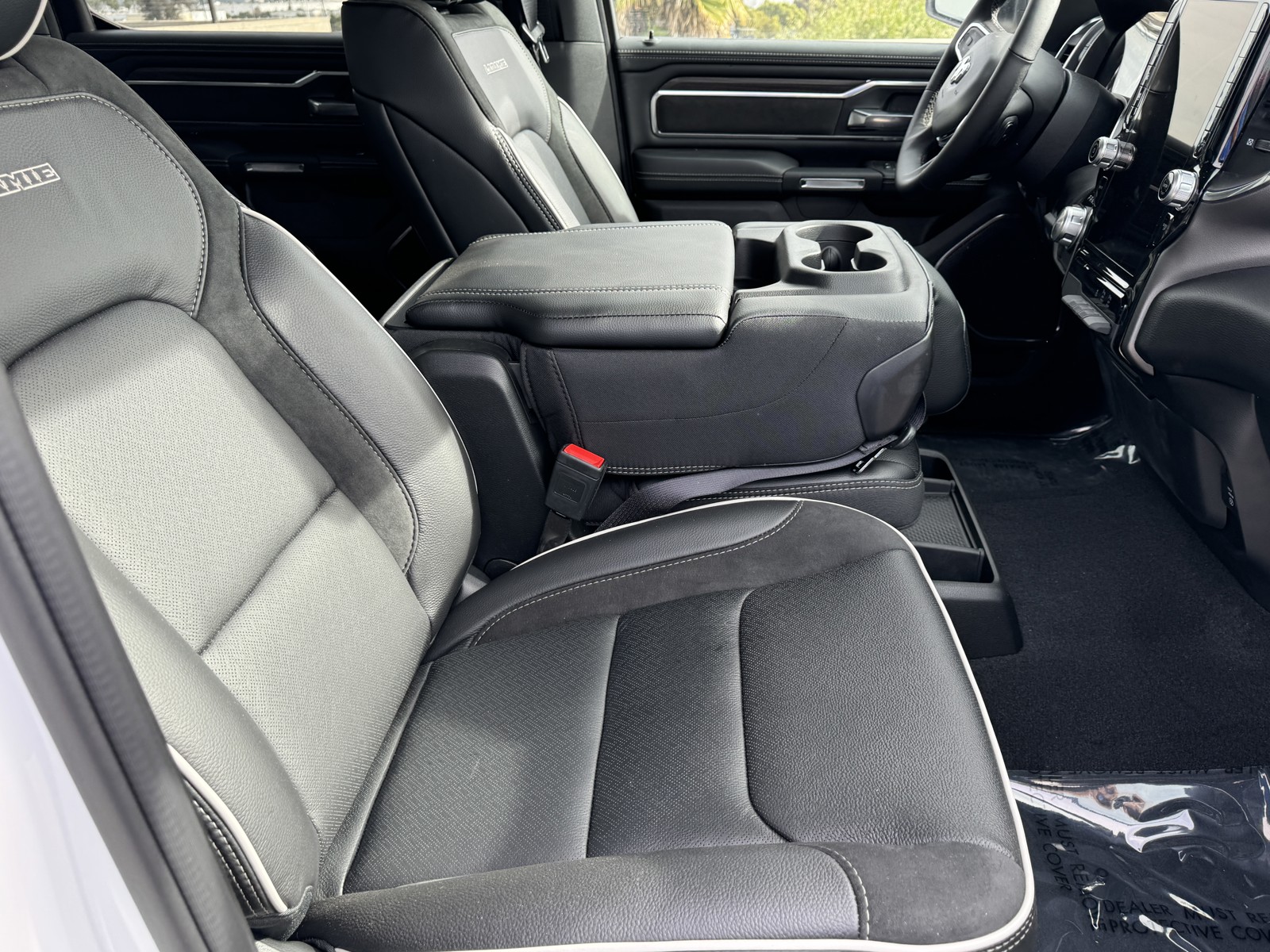 2025 Ram 1500 Laramie photo 6