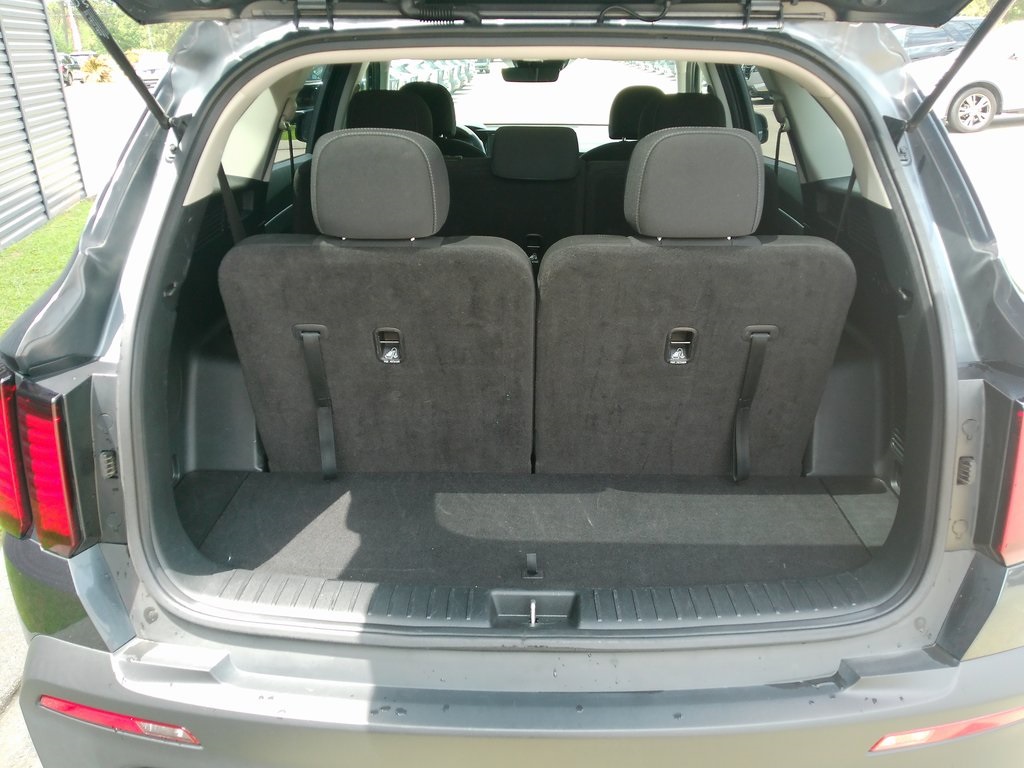 2023 Kia Sorento LX photo 18