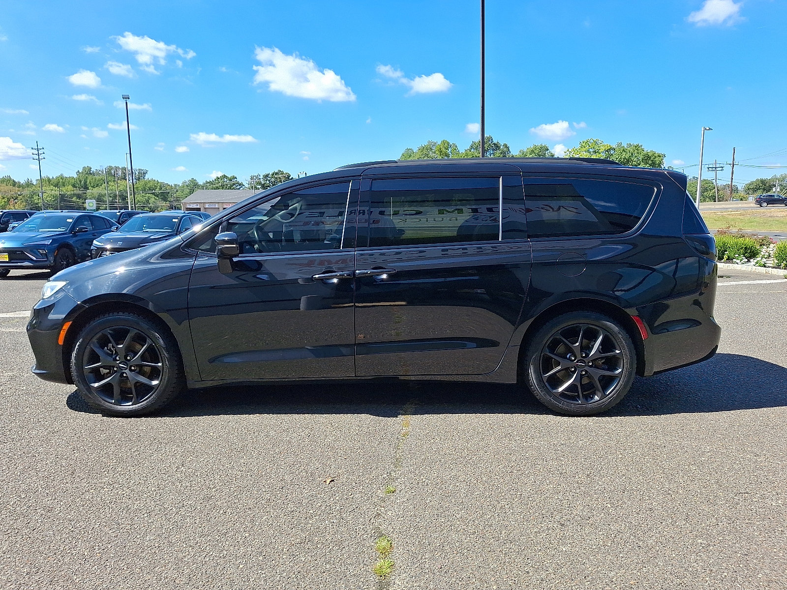 2021 Chrysler Pacifica Touring L photo 3