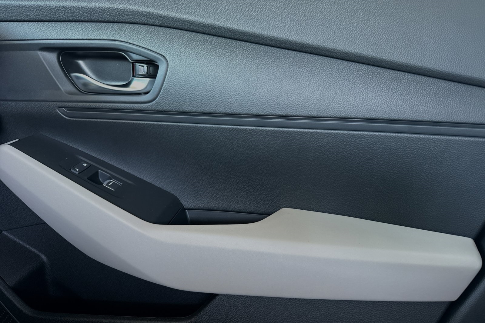 2025 Honda Accord LX photo 16