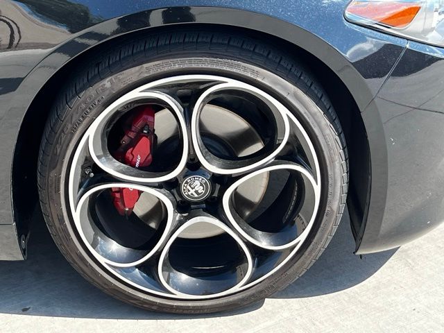 2022 Alfa Romeo Giulia Ti - VELOCE photo 4