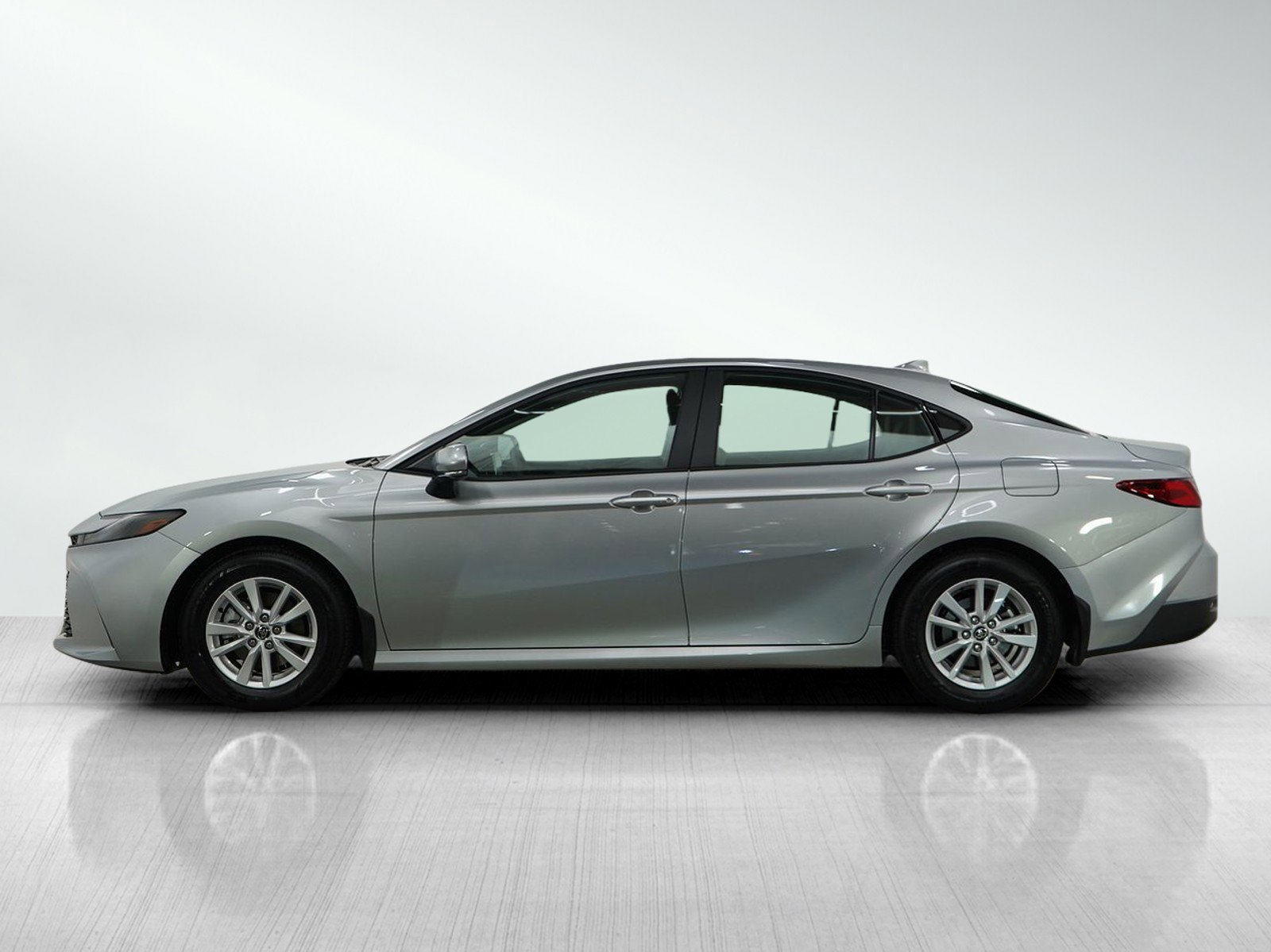 Used 2025 Toyota Camry LE with VIN 4T1DAACK5SU128419 for sale in Bloomington, Minnesota