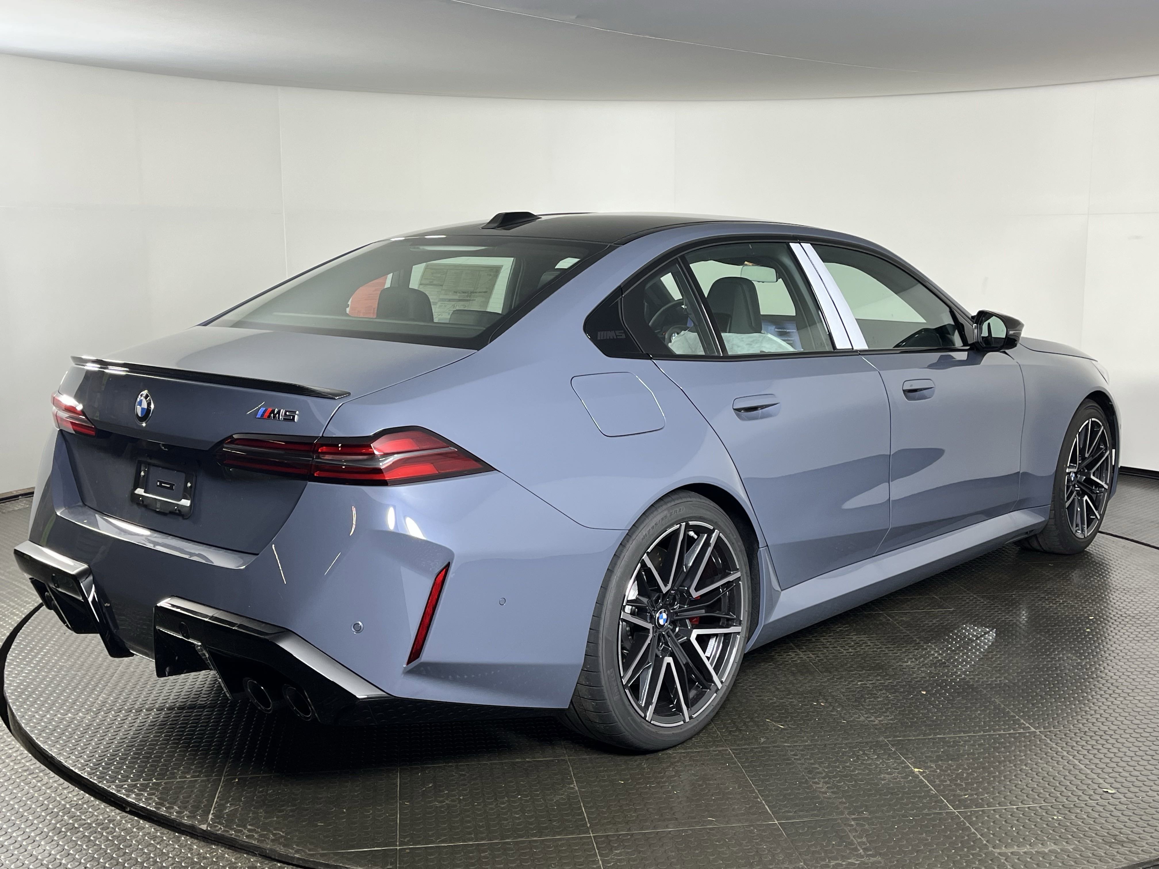 2026 Bmw M5 5 photo 5
