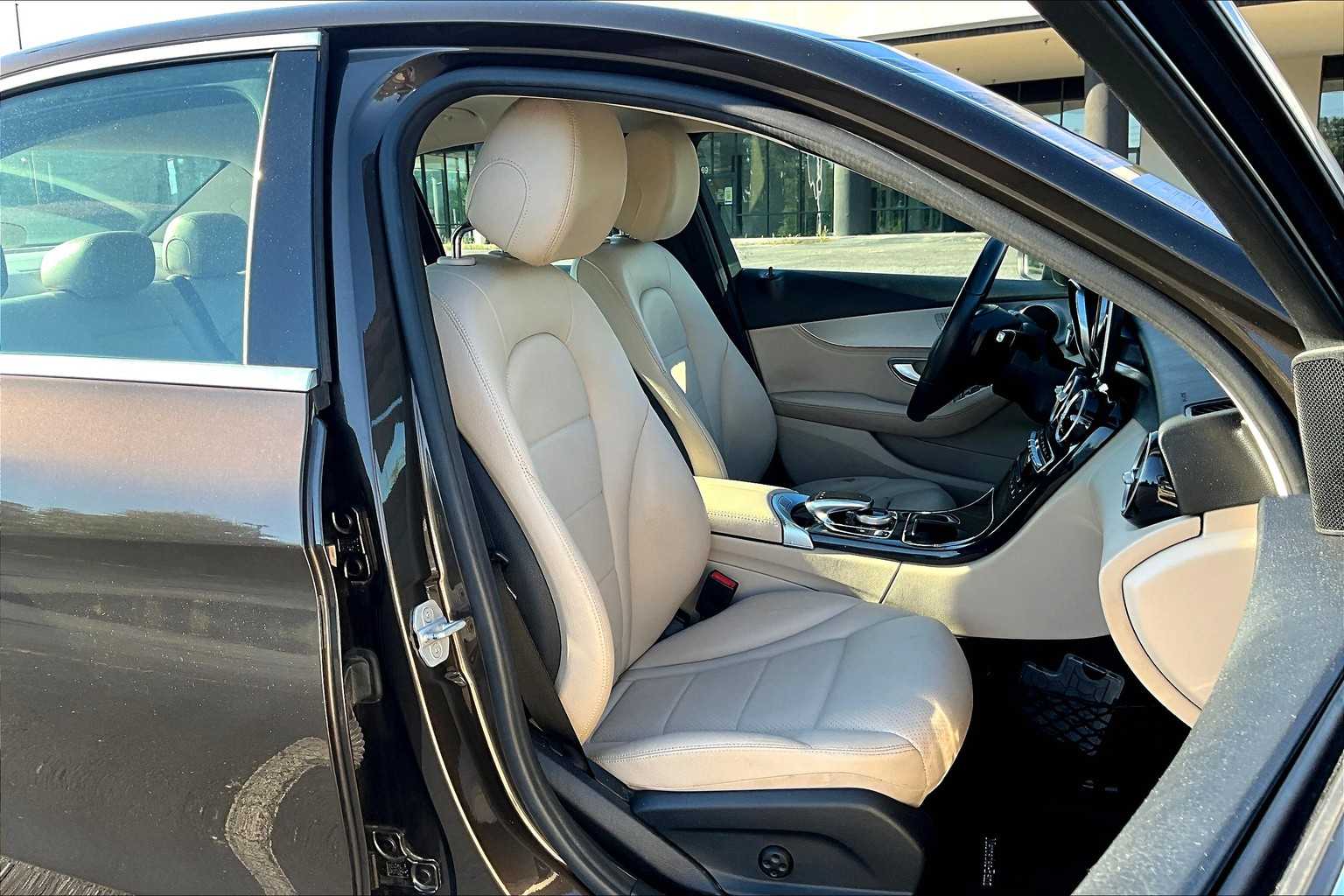 2015 Mercedes Benz C 300 Sedan photo 7