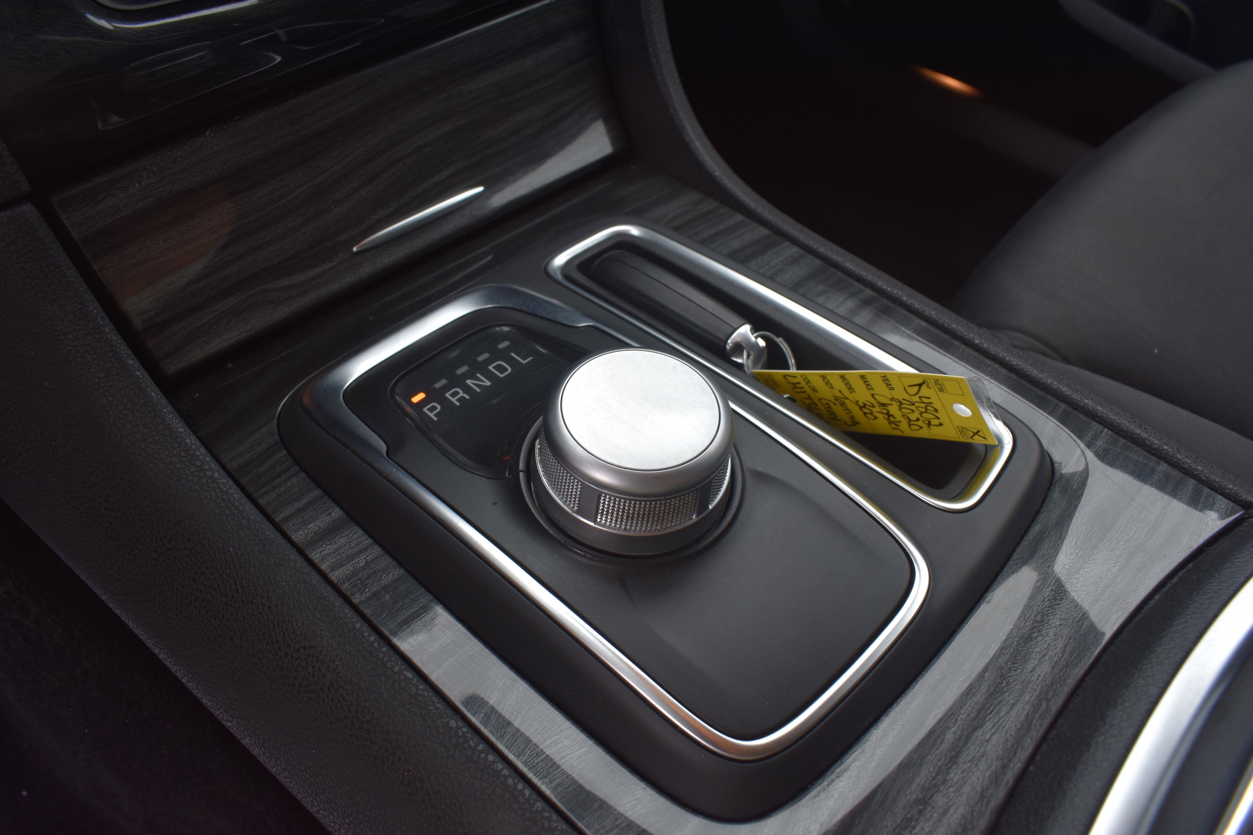 2020 Chrysler 300 Touring photo 14