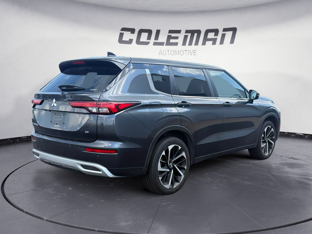 2024 Mitsubishi Outlander SE photo 4