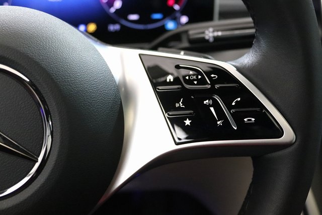 2025 Mercedes Benz C 300 4MATIC photo 4