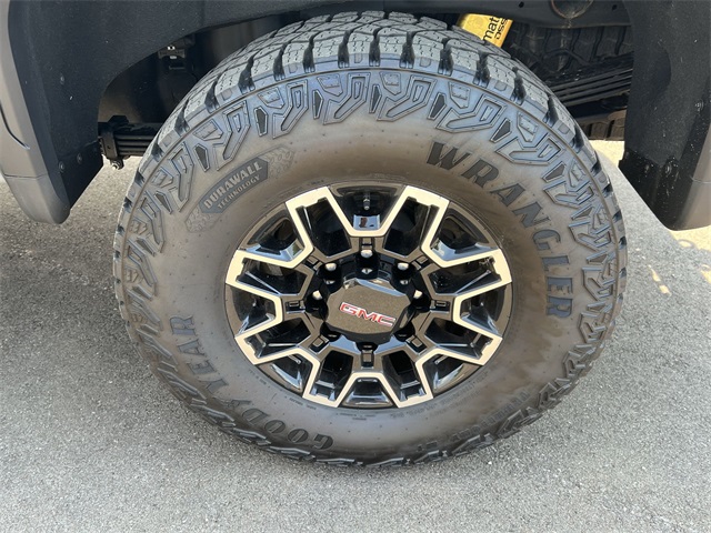 2025 Gmc Sierra 2500 HD AT4X photo 37