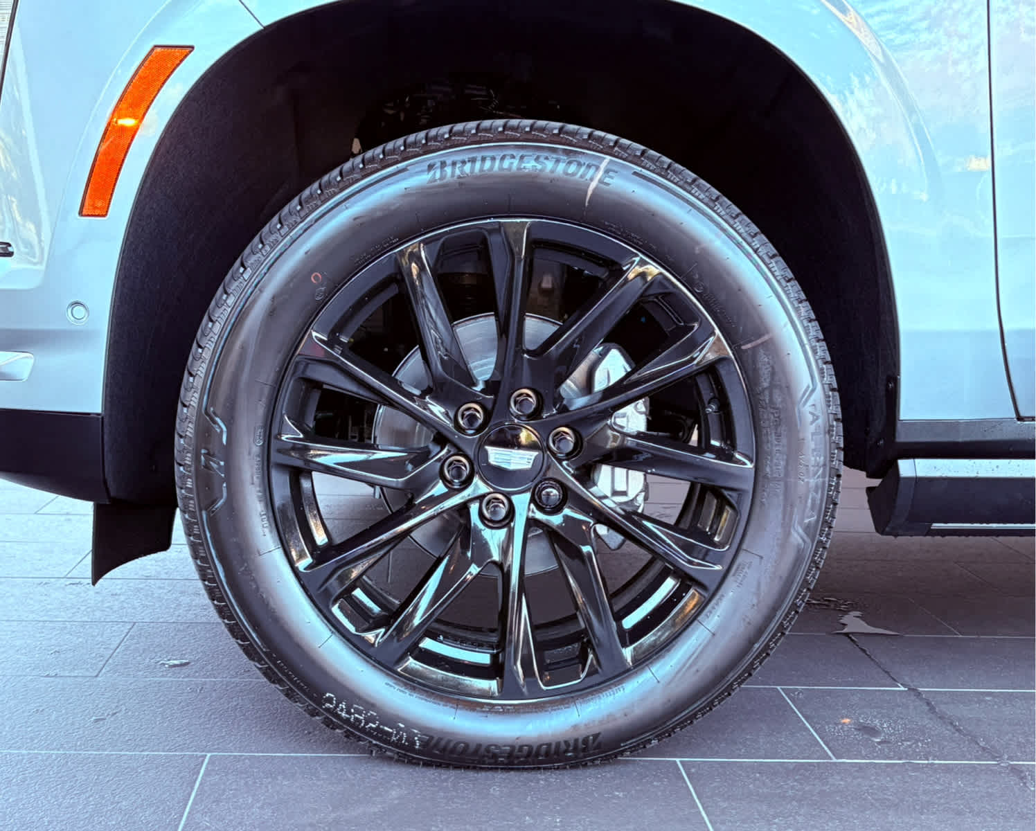 2025 Cadillac Escalade Premium Luxury photo 4
