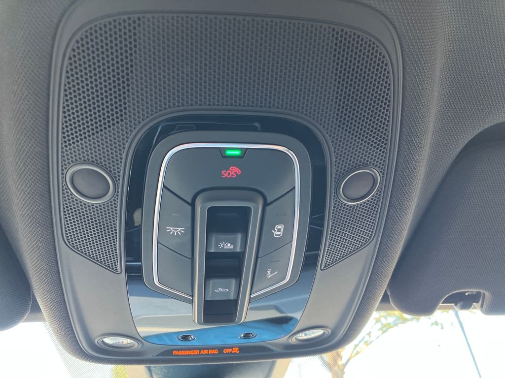 2021 Audi Q7 45 Premium photo 23