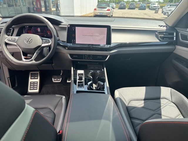 2025 Volkswagen Atlas Peak Edition SE photo 24