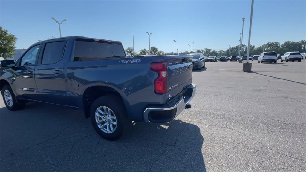 2024 Chevrolet Silverado 1500 LT photo 5
