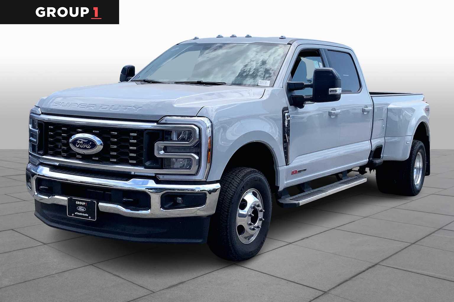 2025 Ford F-450 Lariat photo 4