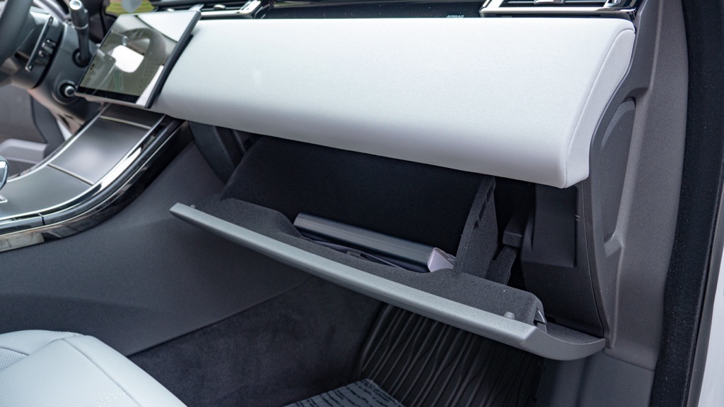 2025 Land Rover Range Rover Velar SE photo 43