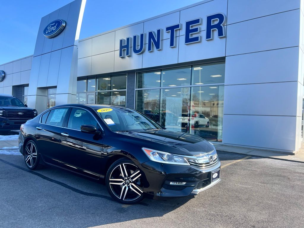 2016 Honda Accord Sport's photo