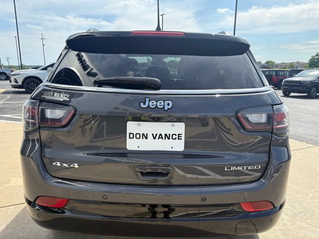 2024 Jeep Compass Limited photo 4