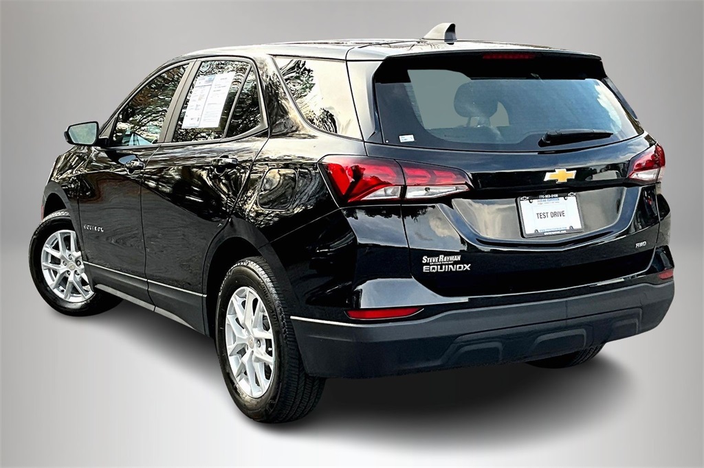 2024 Chevrolet Equinox LS photo 3