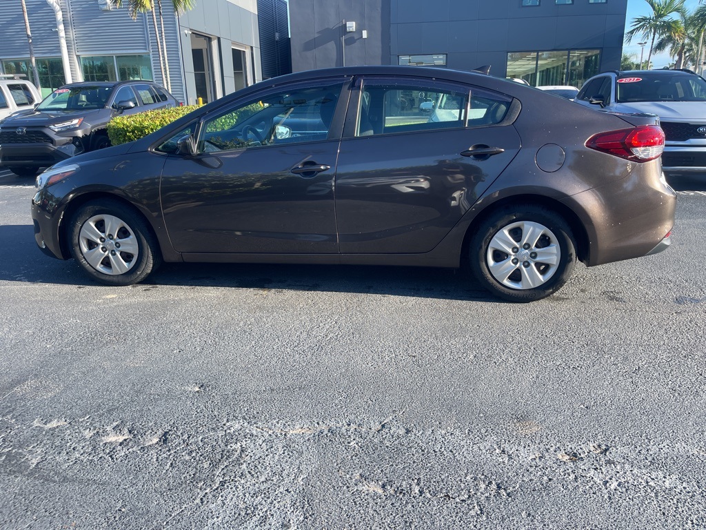 2018 Kia Forte LX Base photo 5