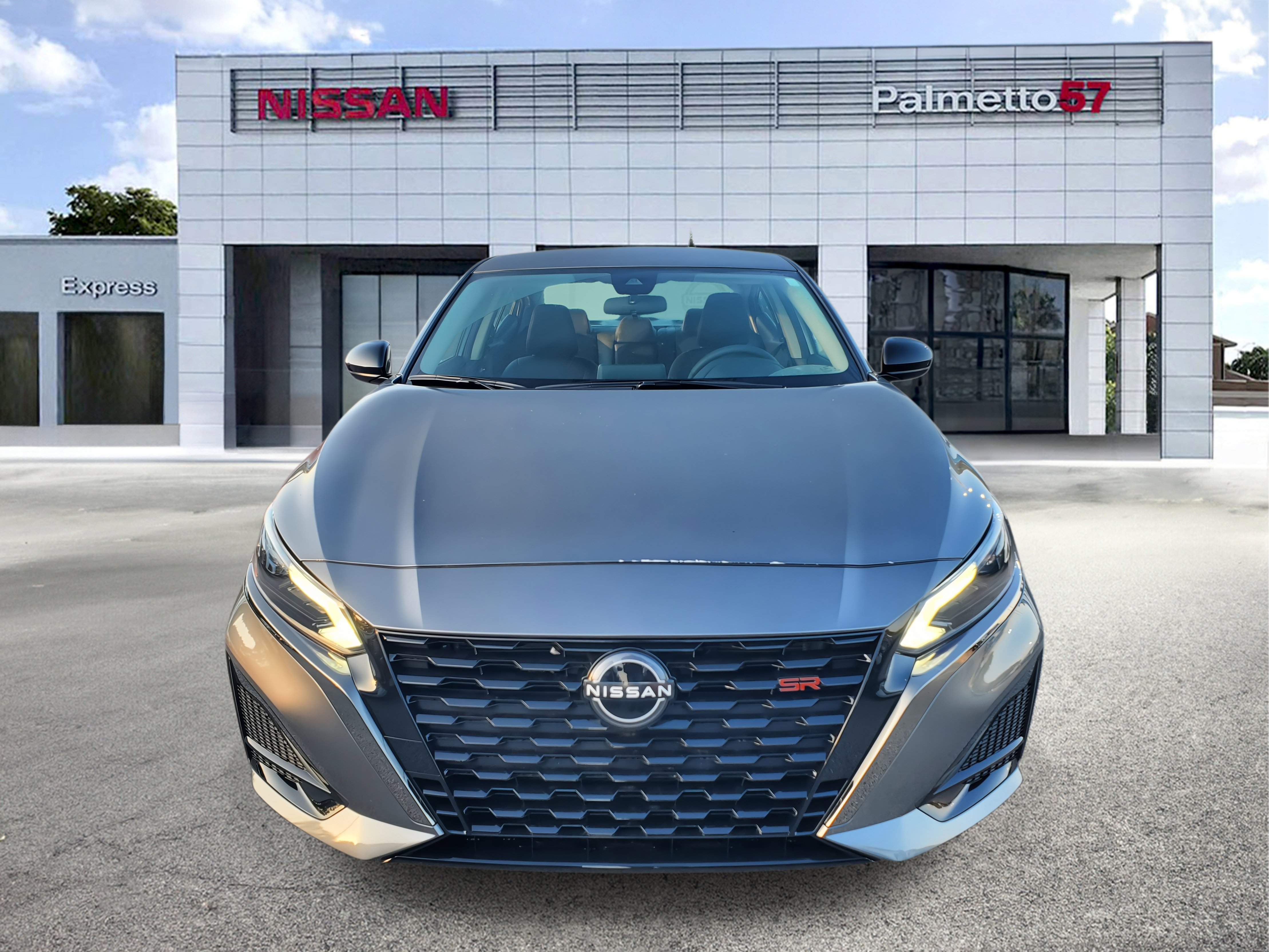 2025 Nissan Altima SR photo 2