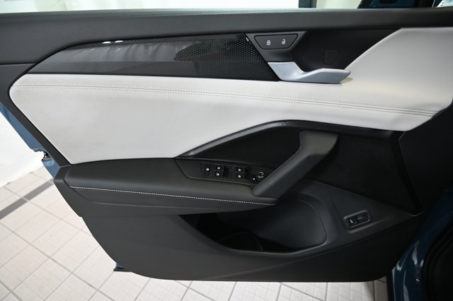 2025 Volkswagen Tiguan SE photo 19