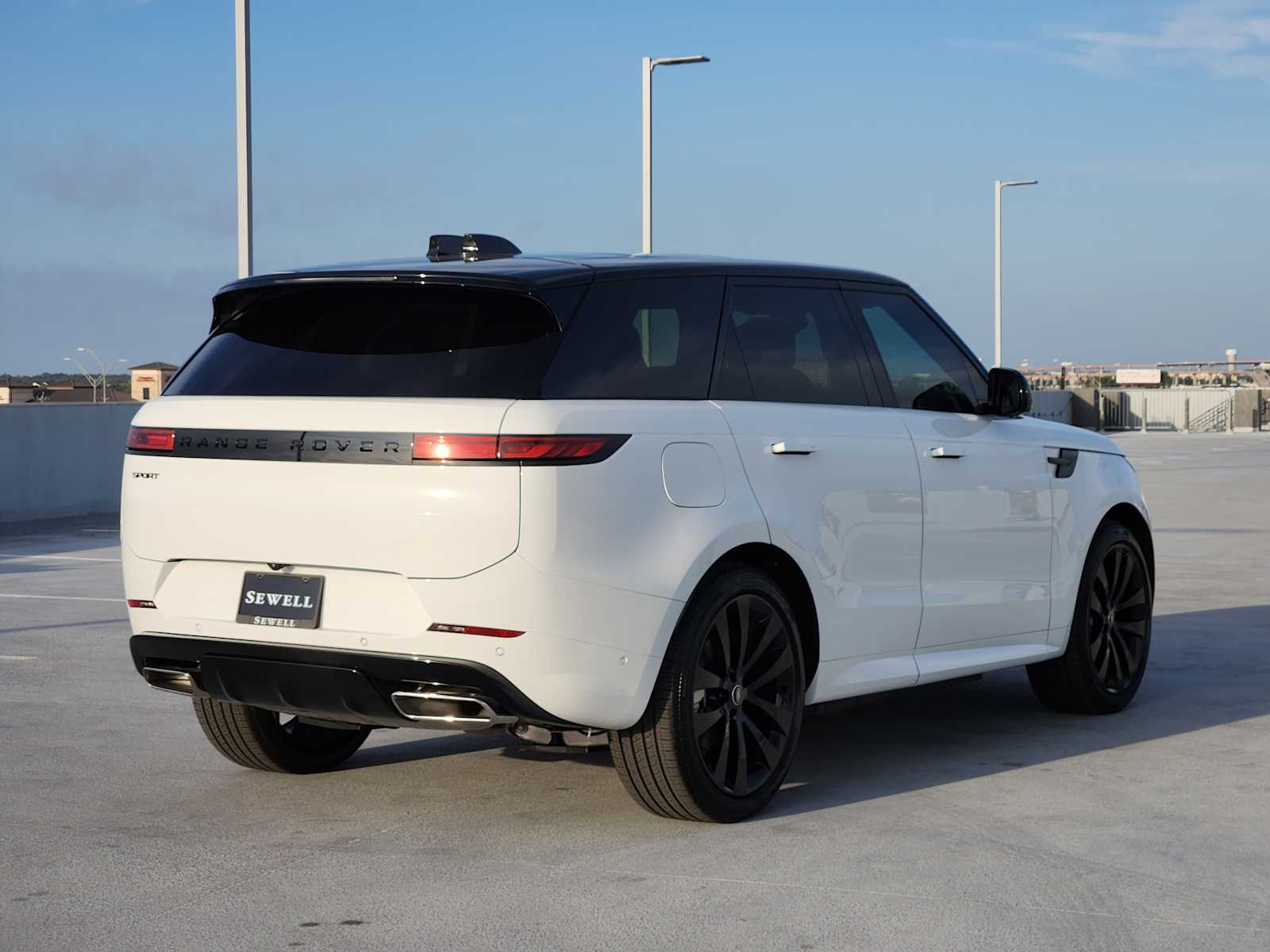 2025 Land Rover Range Rover Sport SE photo 2
