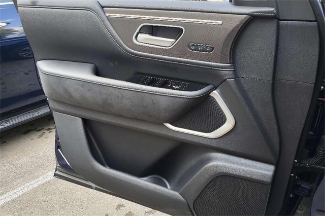 2025 Infiniti QX80 Luxe photo 9