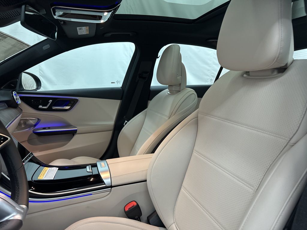 2025 Mercedes Benz C 300 photo 11