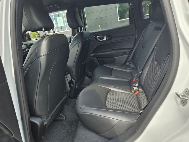 2025 Jeep Compass Latitude photo 4