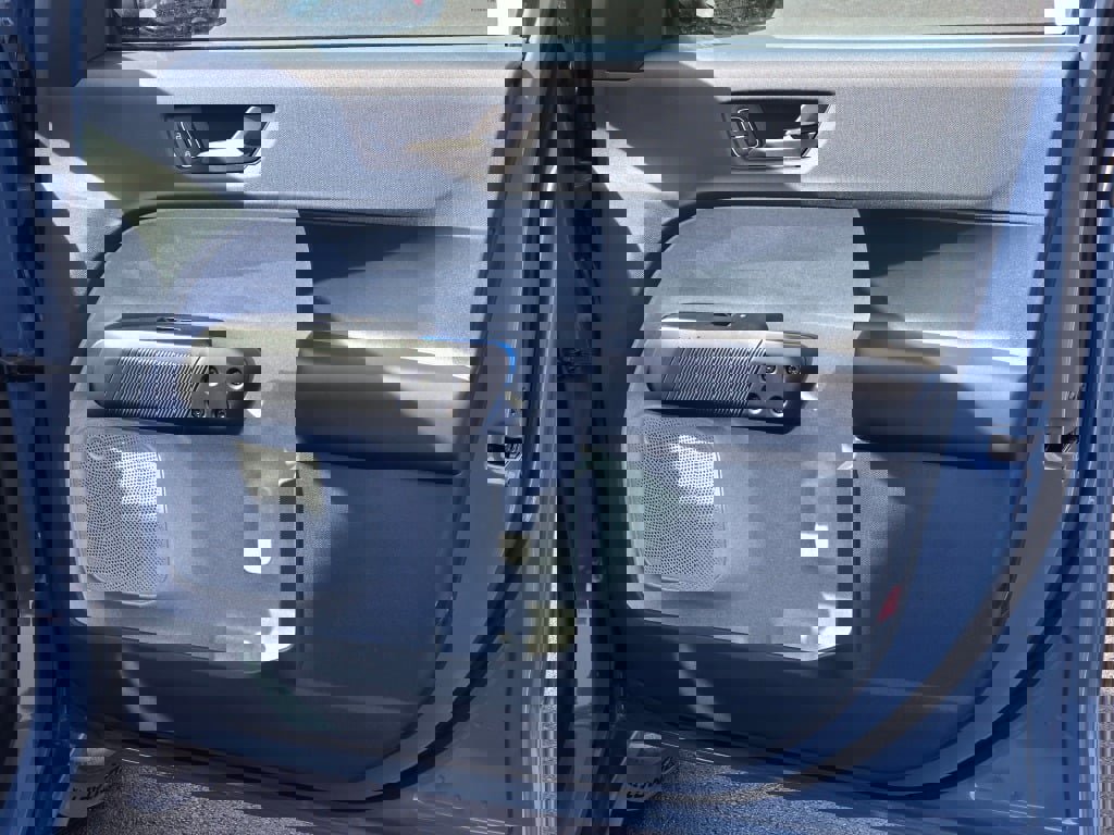 2025 Ford Maverick XLT photo 4