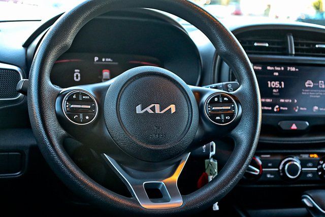 2023 Kia Soul LX photo 13